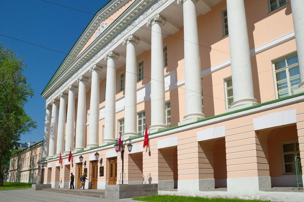 Городская Дума, Москва. Современное здание. Фотография: Елена Коромыслова / фотобанк «Лори»