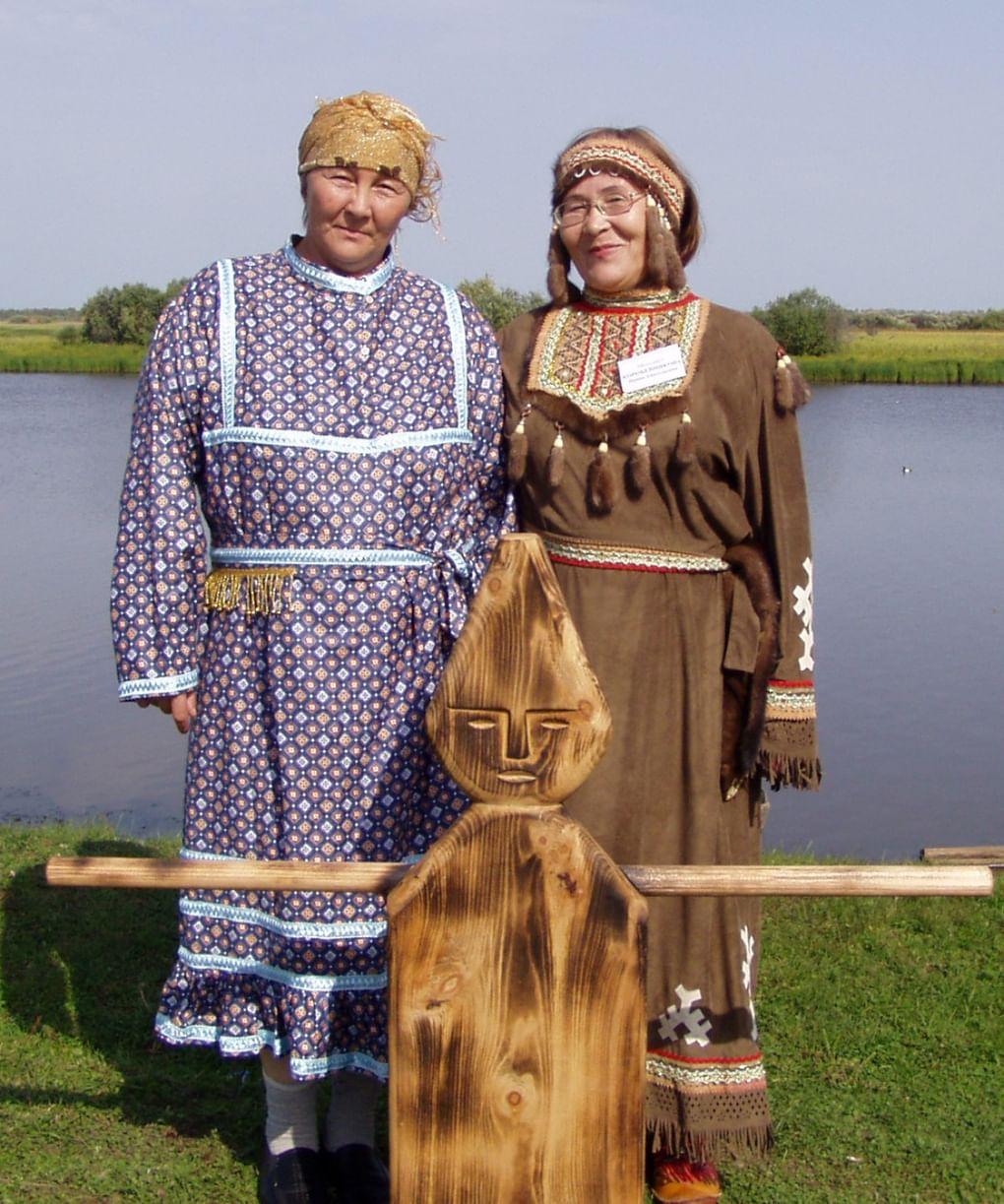 Чулымские женщины в национальных костюмах
