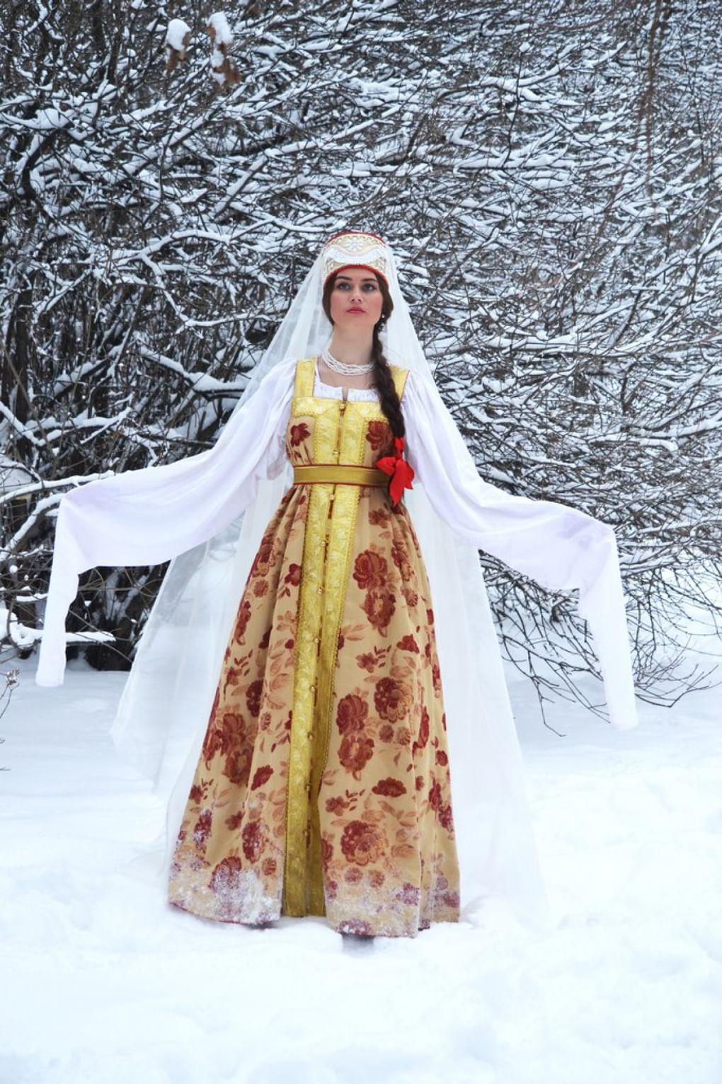 Костюм из авторской коллекции художников Карелиных.