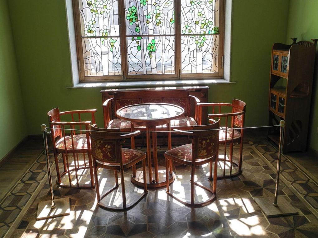 Окно-витраж в особняке А. Курлиной в Самаре