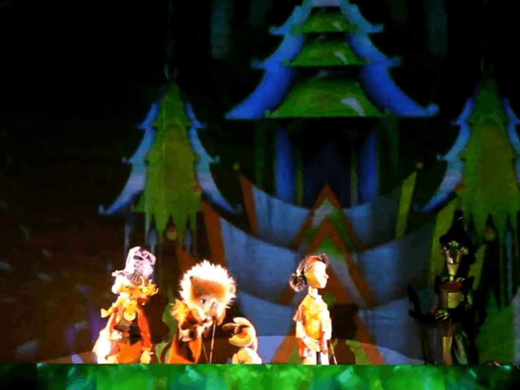 Сцена из телеспектакля Сергея Грязнова «Волшебник Изумрудного города». Тюменский театр кукол, Тюмень, 2018 год