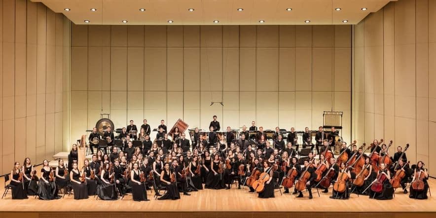 Основное изображение для события Трансляция концерта Российского национального молодежного симфонического оркестра