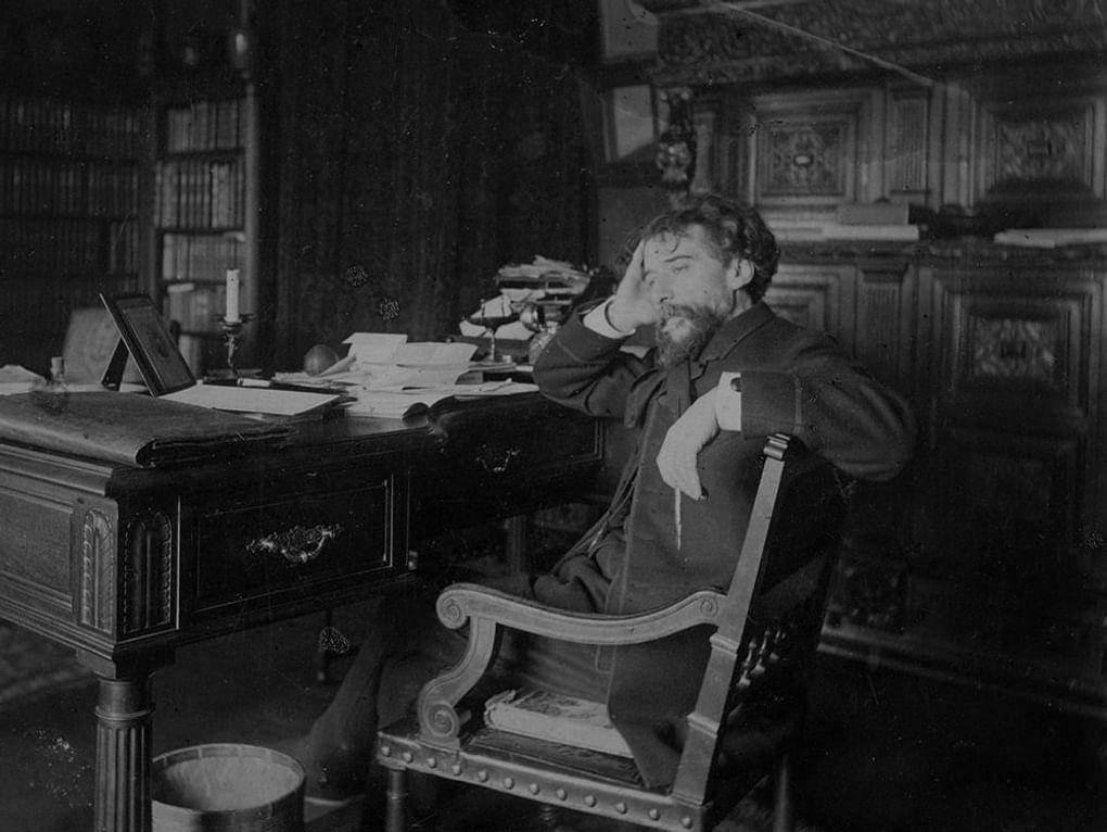 Писатель Альфонс Доде в своем кабинете. Париж, Франция, 1880-е годы. Фотография: Дорнак / Государственный музей истории российской литературы имени В.И. Даля (Государственный литературный музей), Москва
