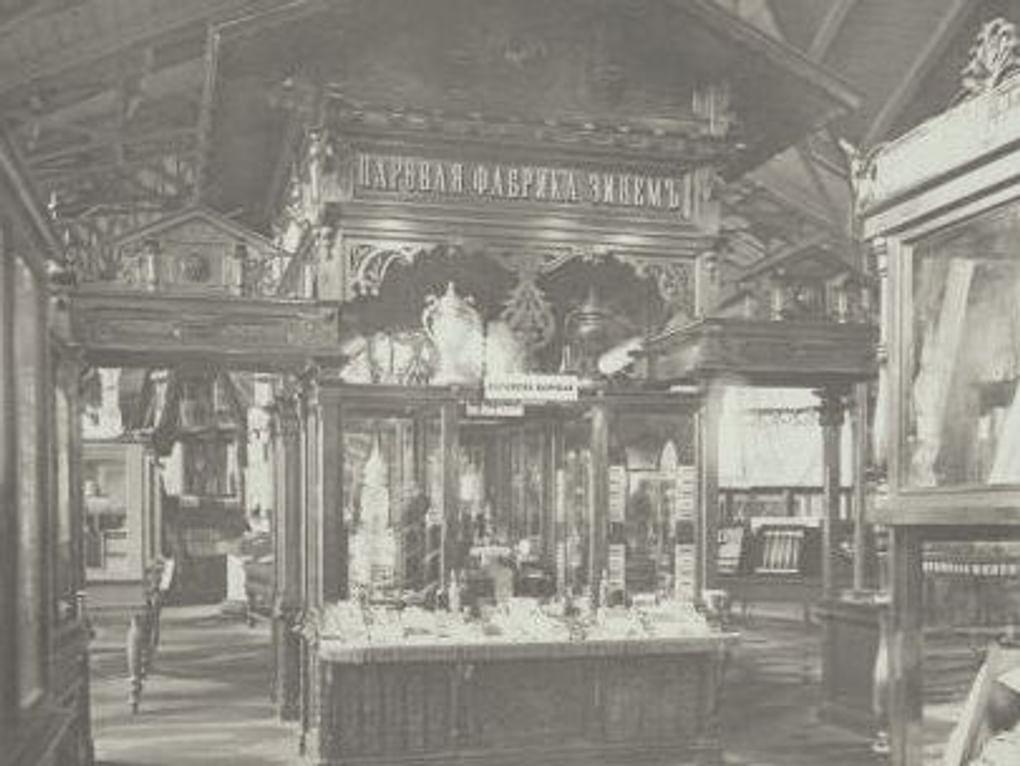 Витрина Эйнем. Группа III. «Товарищество Эйнем», Москва, 1882 год. Фотография: «Шерер, Набгольц и Кº» / Мультимедиа Арт Музей, Москва
