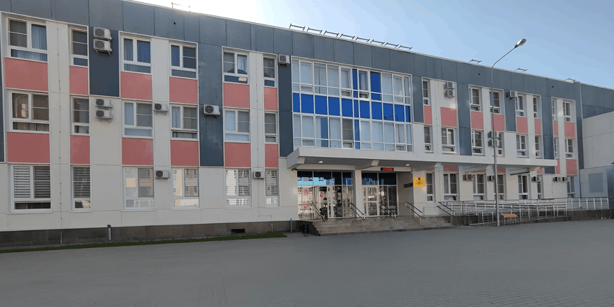 Основное изображение для учреждения Актовый зал школы № 105 г. Краснодара