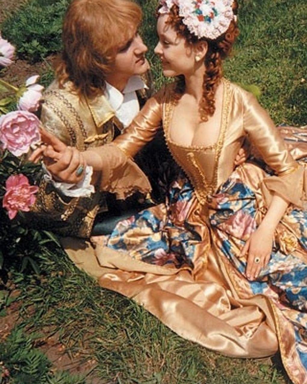 Кадр из многосерийного художественного фильма Светланы Дружининой «Тайны дворцовых переворотов. Россия, век XVIII. Фильм 2. Завещание Императрицы» (2000)