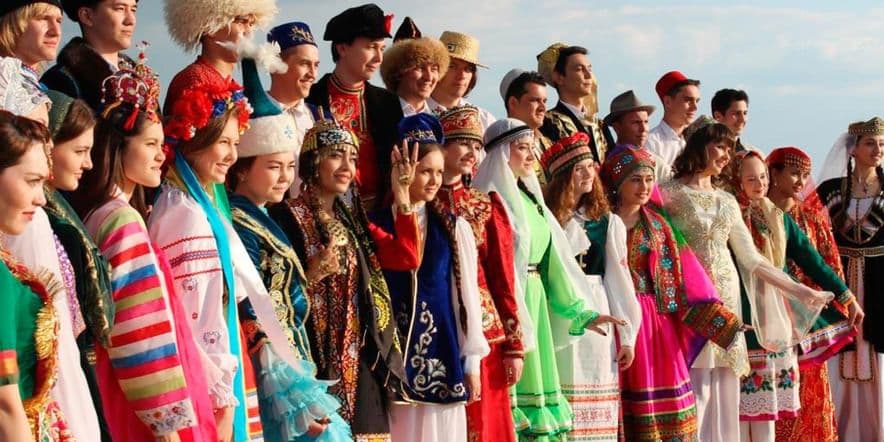 Основное изображение для события Беседа «Национальное многоцветие — духовное богатство России!»