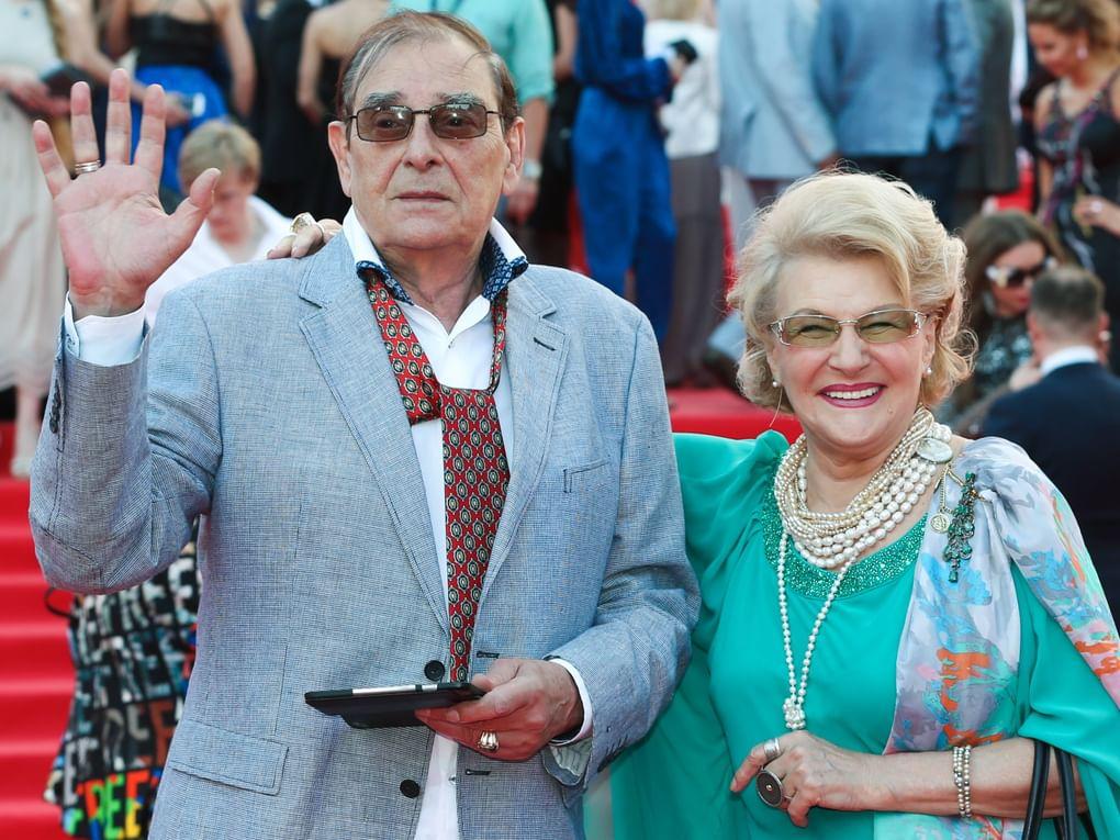 Светлана Дружинина с мужем — оператором Анатолием Мукасеем на церемонии открытия 38-го Московского международного кинофестиваля в концертном зале «Россия». Москва, 2016 год. Фотография: Вячеслав Прокофьев / ТАСС