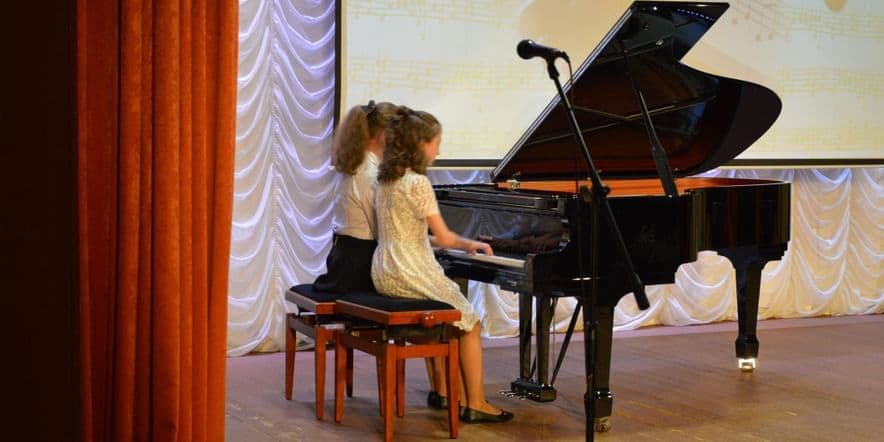 Основное изображение для события Отчетный концерт фортепианного отдела