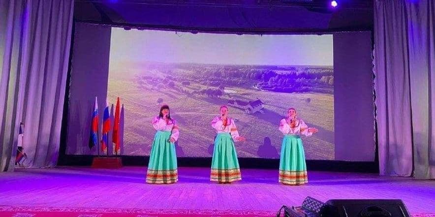 Основное изображение для события Отчетный концерт ансамбля русской народной песни «Берег Folk»