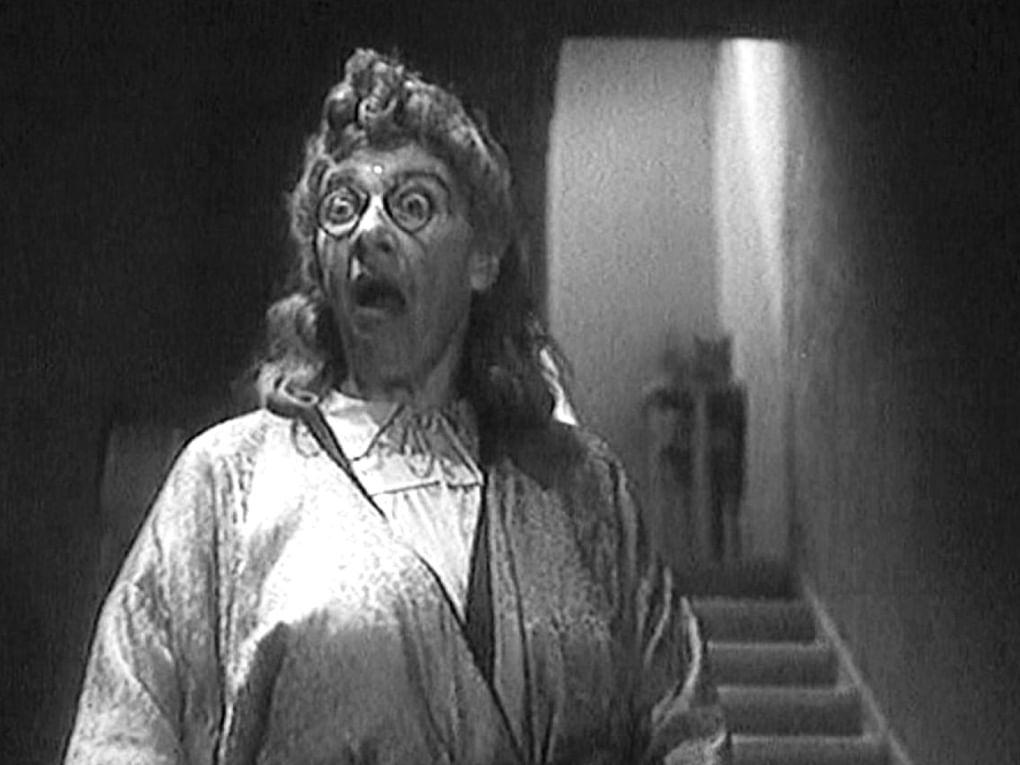 Фаина Раневская в роли Маргариты Львовны в музыкальном художественном фильме Григория Александрова «Весна» (1947)