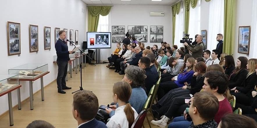 Основное изображение для события Выставочный проект «Десять сталинских ударов»