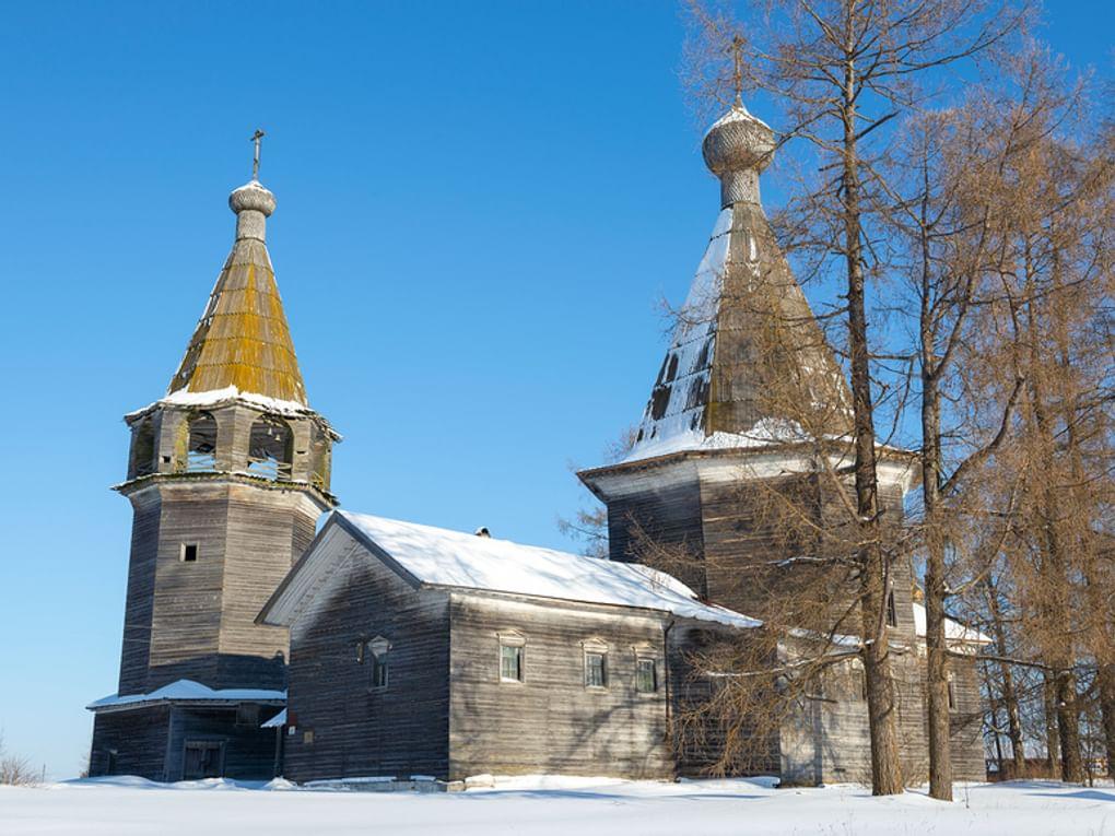 Старинная деревянная церковь Богоявления Господня. Ошевенский Погост, Архангельская область. Фотография: Виктор Карасев / фотобанк «Лори»