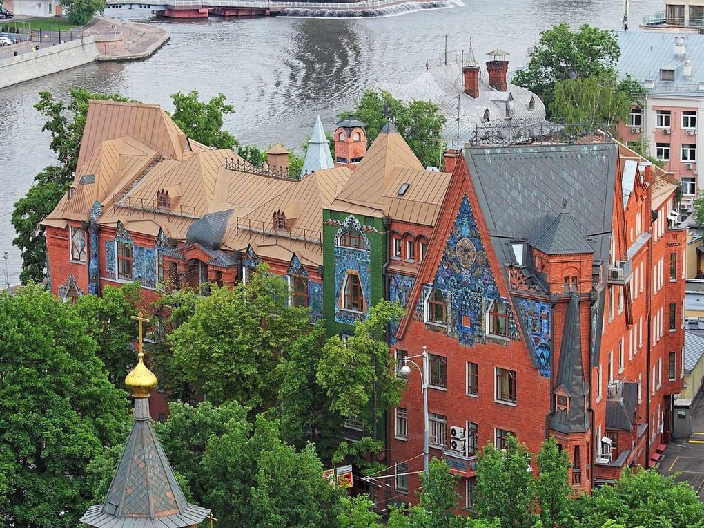 Доходный дом П.Н. Перцова, Москва. Фотография: A.Savin / <a href="https://commons.wikimedia.org/w/index.php?curid=21107086" target="_blank" rel="noopener">commons.wikimedia</a> / <a href="https://creativecommons.org/licenses/by-sa/3.0" target="_blank" rel="noopener">CC BY-SA 3.0</a>