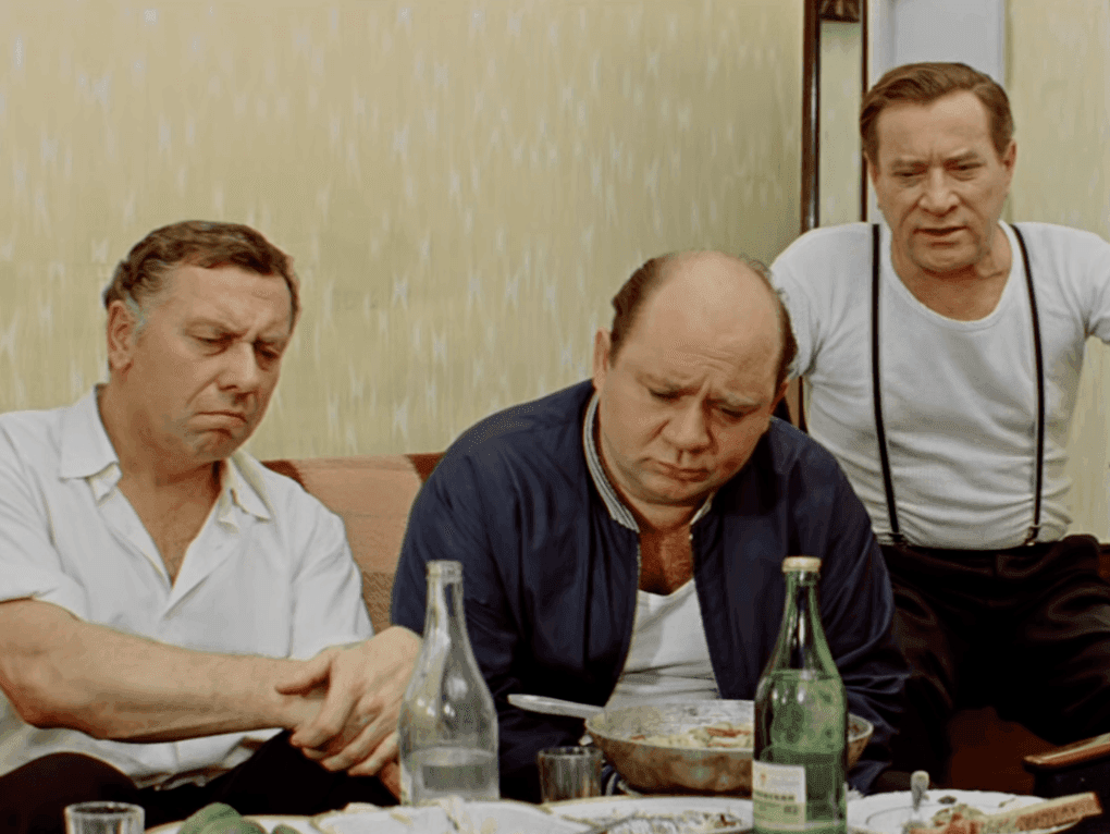 Кадр из художественного фильма Андрея Смирнова «Белорусский вокзал» (1970)