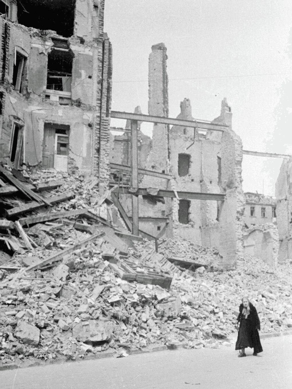 Евгений Халдей. Берлин. 1945 год