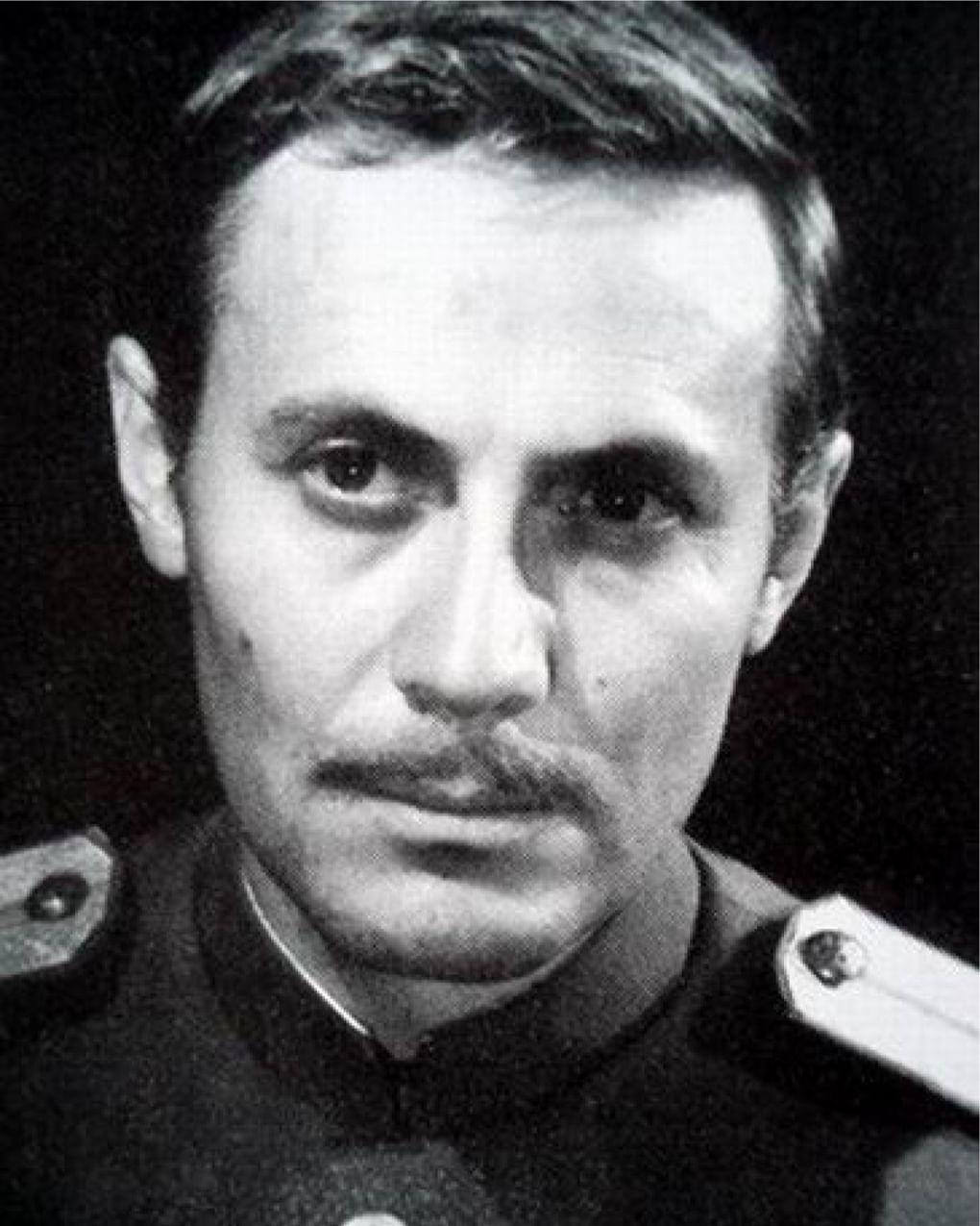 Юрий Соломин в роли капитана Павла Кольцова в многосерийном художественном фильме Евгения Ташкова «Адъютант его превосходительства» (1969)