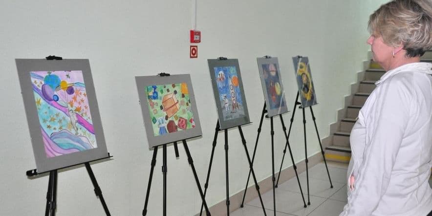 Основное изображение для события Выставка рисунков, посвящённая 79-ой годовщине Победы в Великой Отечественной Войне.