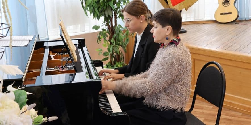 Основное изображение для события Отчетный концерт учащихся фортепианного отделения «Музыкальное приношение»