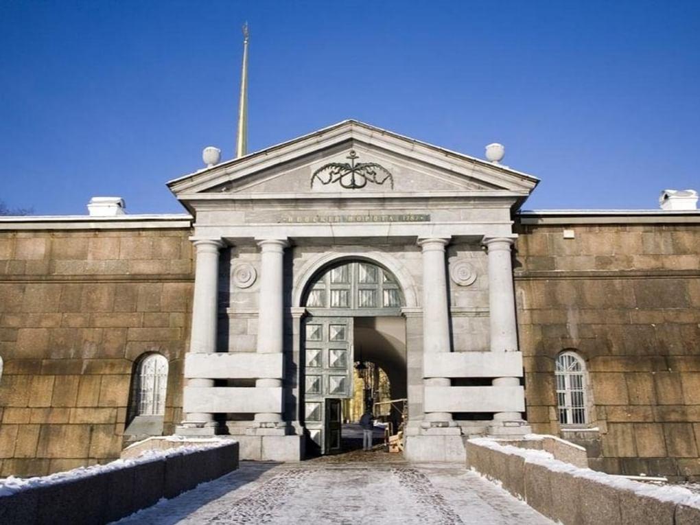 Невские ворота в Петропавловской крепости. Санкт-Петербург. 1784−1787. Архитектор Николай Львов. Фотография: travellgide.ru
