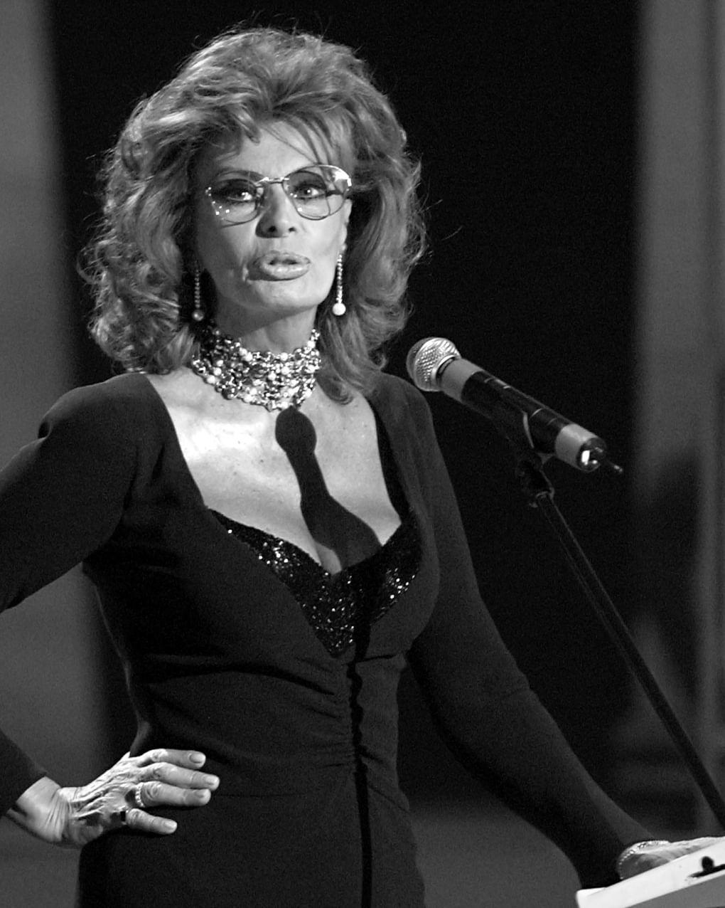Итальянская актриса и певица Софи Лорен на церемонии вручения премии «Золотое сердце». Москва, 2005 год. Фотография: Федор Савинцев / ИТАР-ТАСС
