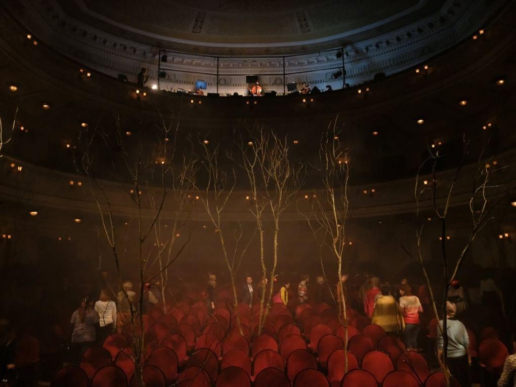 Сцена из оперы Алексея Сюмака «Cantos». Пермский государственный академический театр оперы и балета имени П.И. Чайковского, Пермь. Фотография: <a href="https://permopera.ru/playbills/repertoire/cantos/" target="_blank">permopera.ru</a>