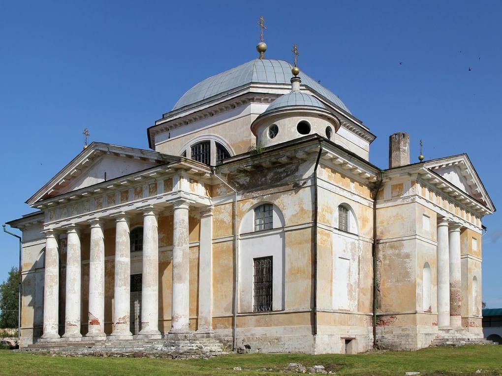 Борисоглебский монастырь. Торжок, Тверская область. 1785−1796. Архитектор Николай Львов. Фотография: wikiway.com