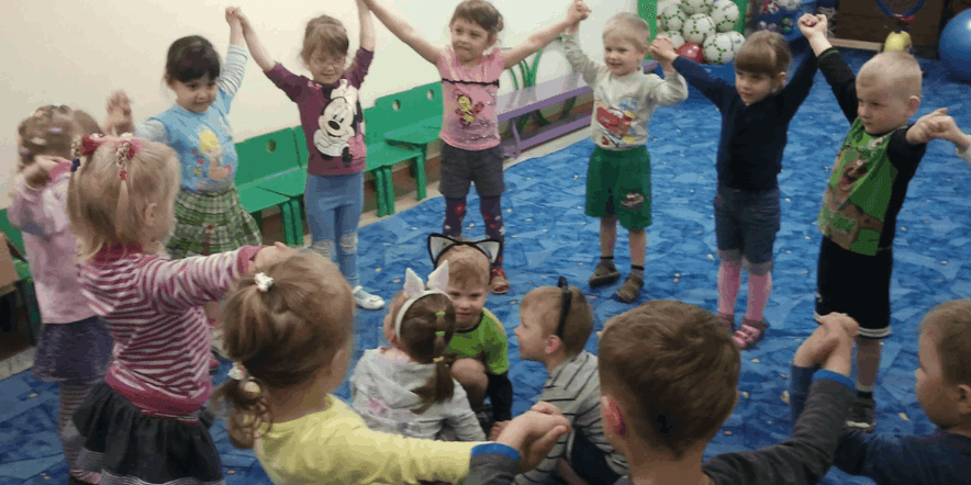 Основное изображение для события «Счастливое детство»–игровая программа для детей.