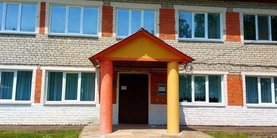 Основное изображение для учреждения Библиотека села Староварваровка