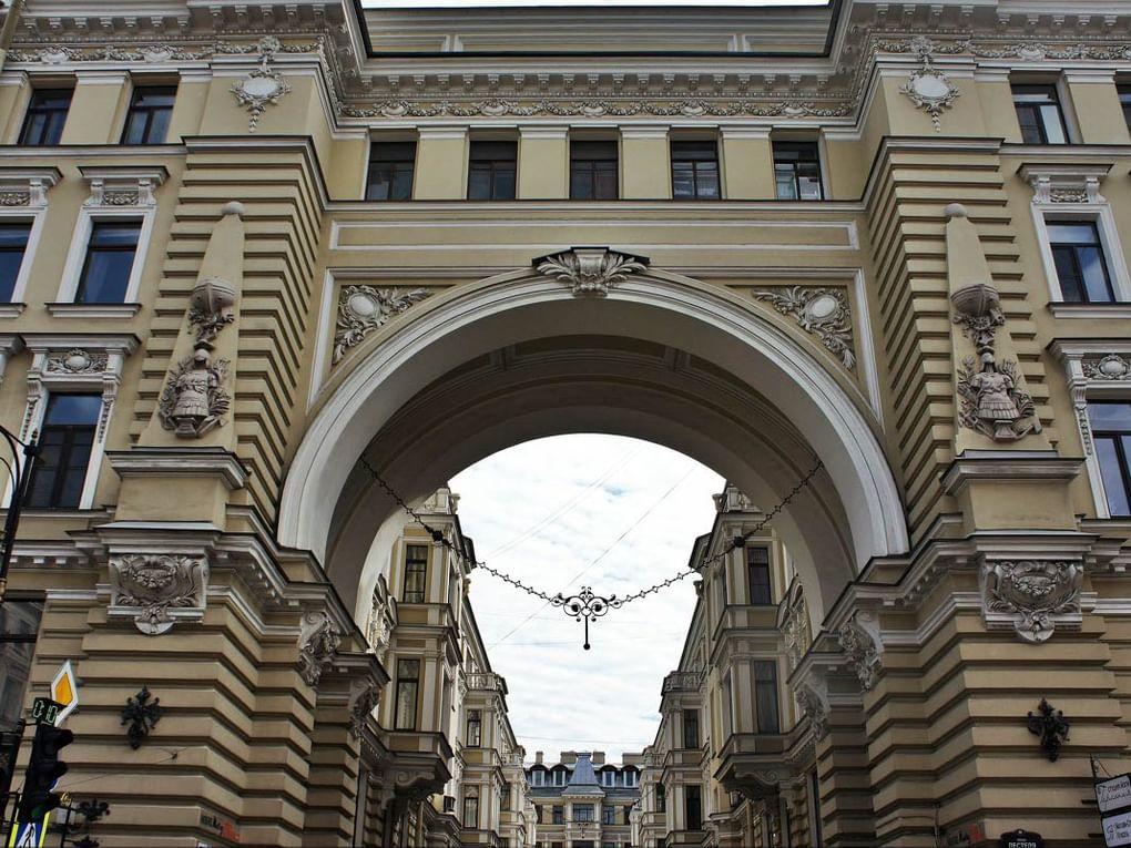 Доходный дом Ратькова-Рожнова на улице Пестеля, 13-15, Санкт-Петербург (1898-1900). Фотография: fotokto.ru