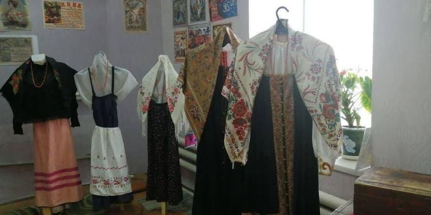 Основное изображение для события Выставка «История костюма Лукояновского уезда»