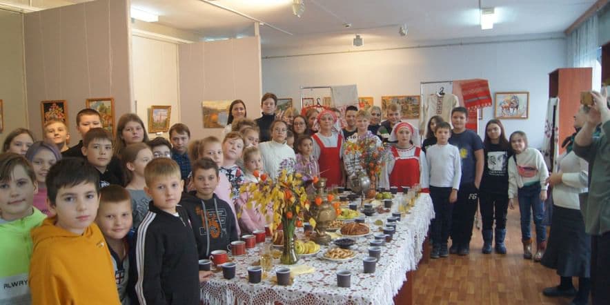 Основное изображение для события Краеведческая гостиная «Калейдоскоп православных праздников»