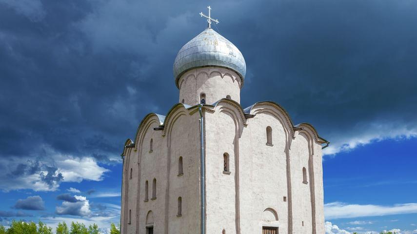 Церковь Спаса на Нередице, Великий Новгород.<br/>Фотография: Виктор Карасев / фотобанк «Лори»