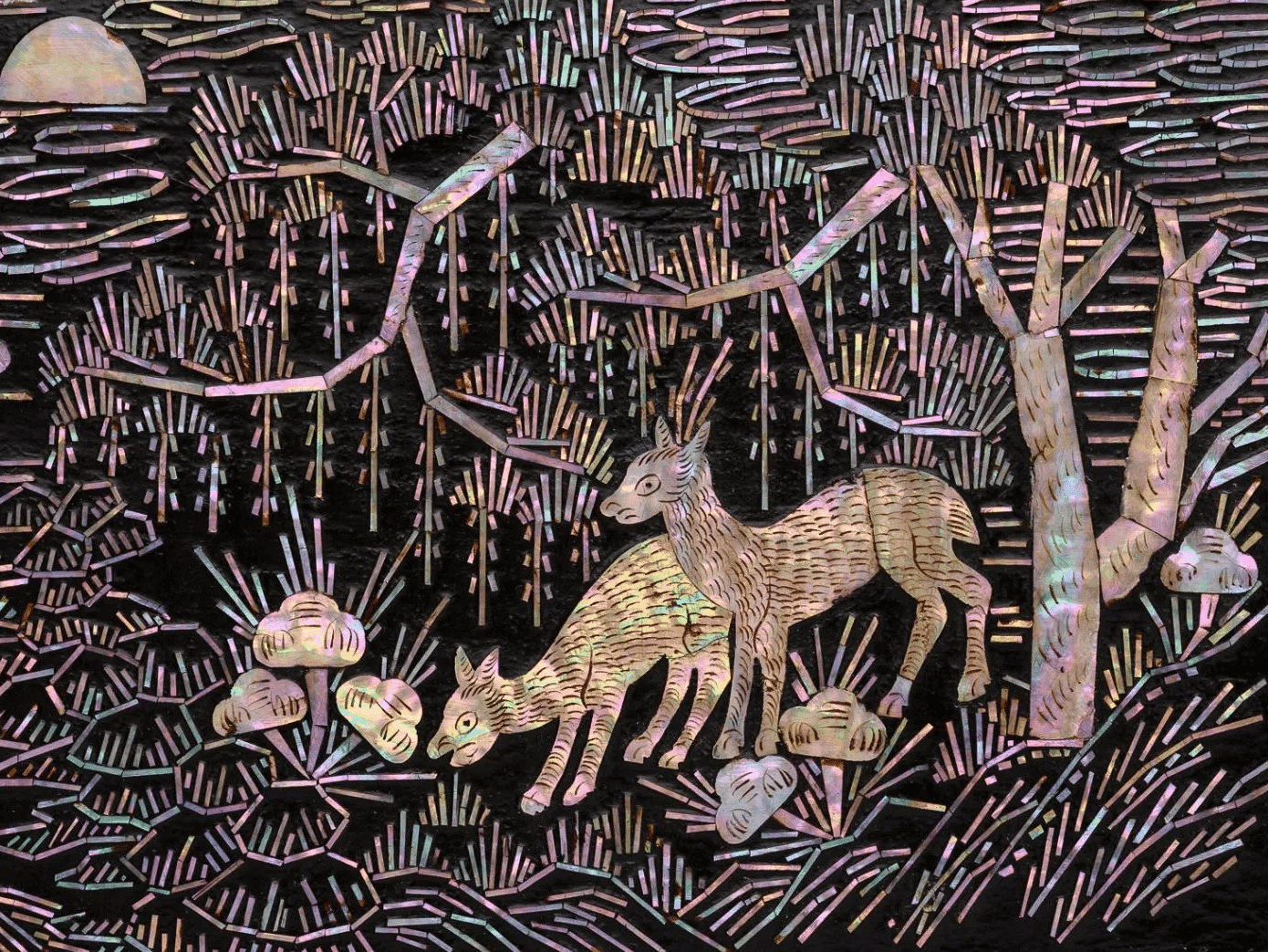 Двухъярусный чернолаковый шкаф нон (фрагмент). Корея. Конец XIX века. Музеи Московского Кремля, Москва