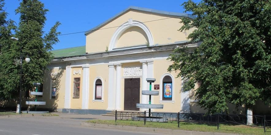 Основное изображение для учреждения Муниципальное казенное учреждение «Ивангородский культурно-досуговый центр»