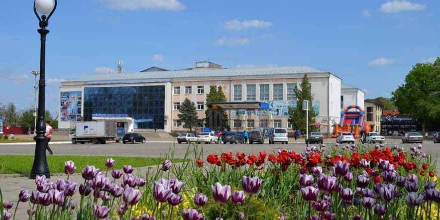 Основное изображение для учреждения Кореновский районный центр народной культуры и досуга