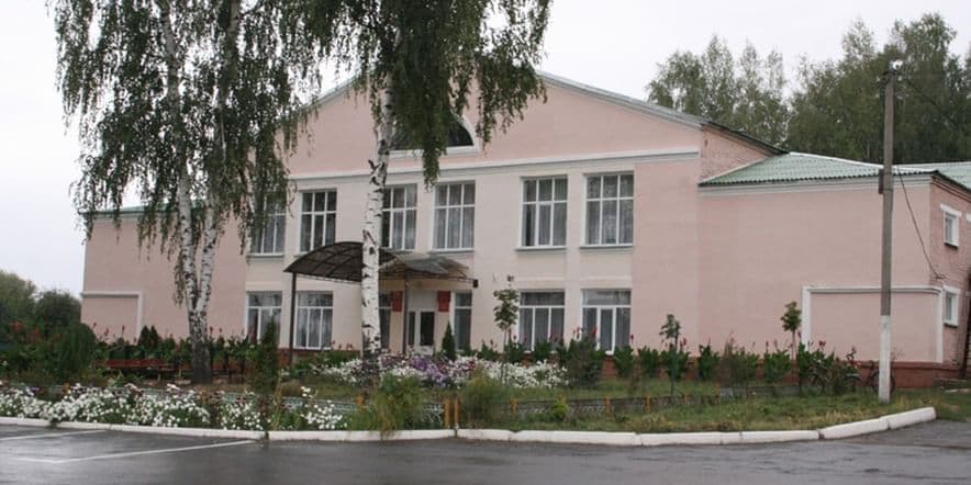 Основное изображение для учреждения Почаевский сельский модельный дом культуры