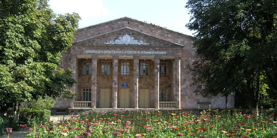 Основное изображение для учреждения Медведовский дом культуры