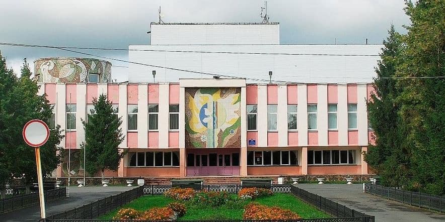 Основное изображение для учреждения Районный дом культуры с. Долгодеревенского