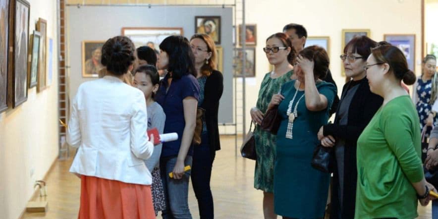 Основное изображение для события Обзорная экскурсия по постоянной экспозиции Художественного музея Республики Саха