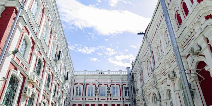 Основное изображение для учреждения Концертная площадка «Свиридовский дворик»