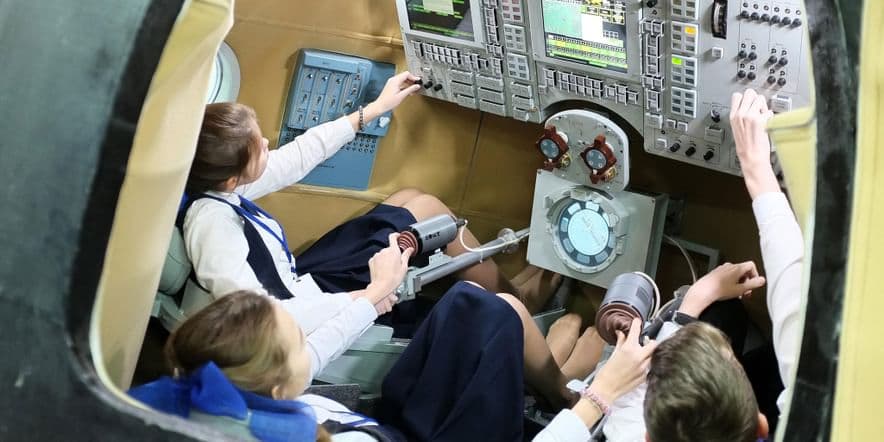 Основное изображение для события Занятие в зале «Виртуальная космонавтика»