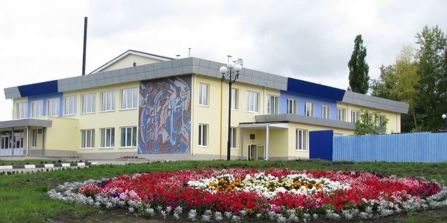 Основное изображение для учреждения Большетроицкая сельская библиотека
