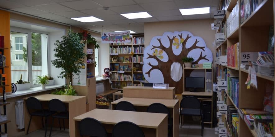 Основное изображение для учреждения Новодеревенская народная общедоступная библиотека семейного чтения и досуга