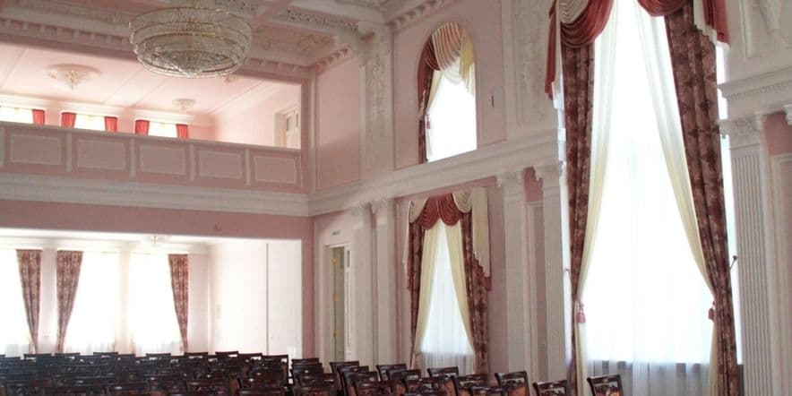 Основное изображение для учреждения Парадный зал Омской филармонии