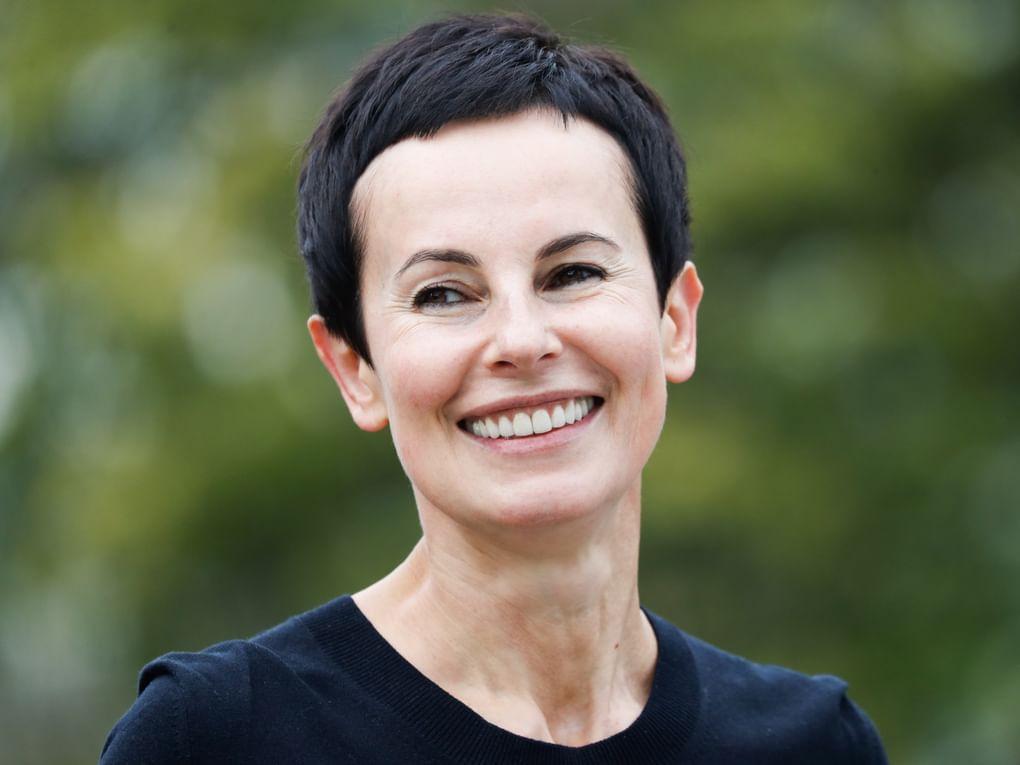 Актриса и директор Театра на Таганке Ирина Апексимова во время фестиваля «Театральный марш» в саду «Эрмитаж» в рамках празднования Дня города. Москва, 2017 год. Фотография: Артем Геодакян / ТАСС