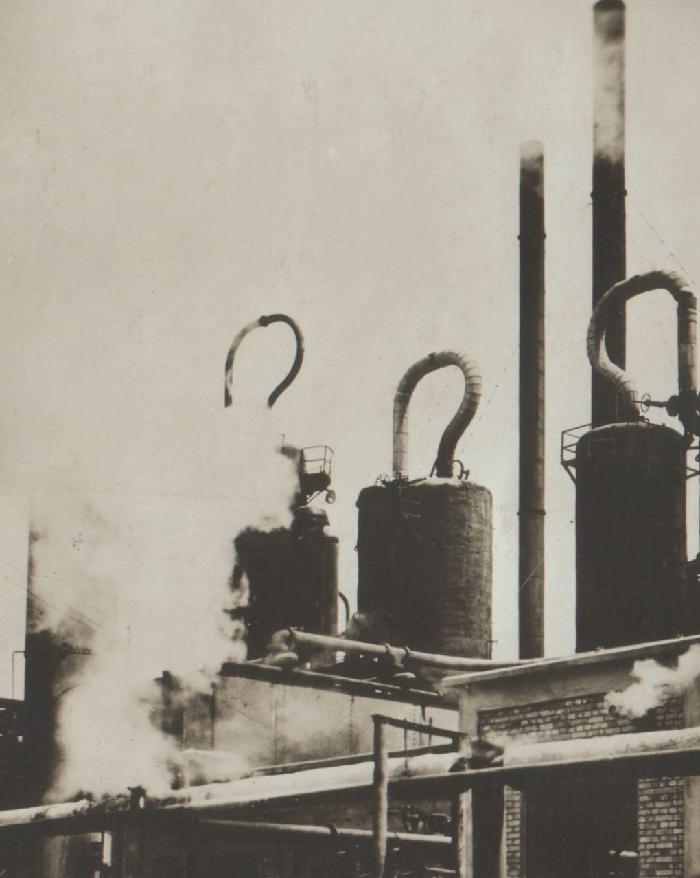 Крекинг-завод. Баку. Инженеры: Владимир Шухов и Матвей Капелюшников. 1932. Фотография: Государственный центральный музей современной истории России, Москва