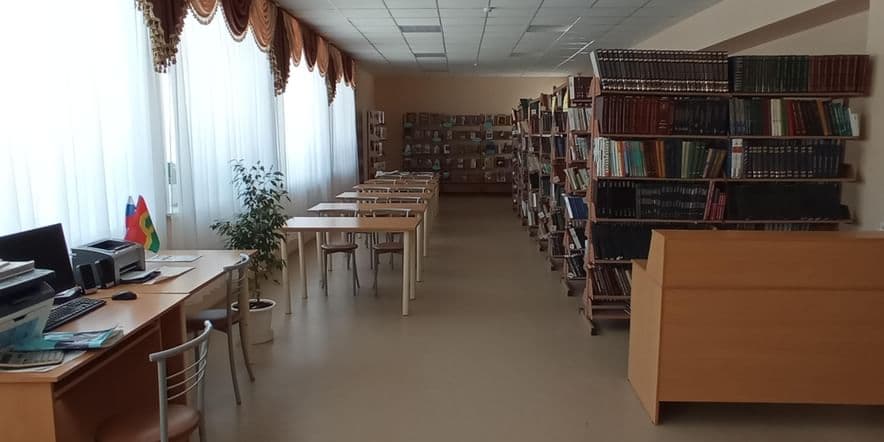 Основное изображение для учреждения Среднебалтаевская сельская библиотека