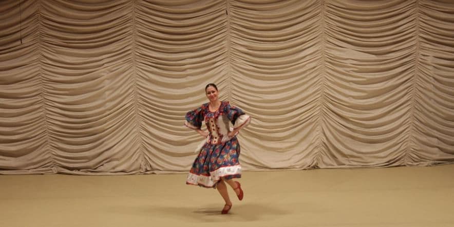 Основное изображение для события Мастер-класс «Стилизация русского народного танца»