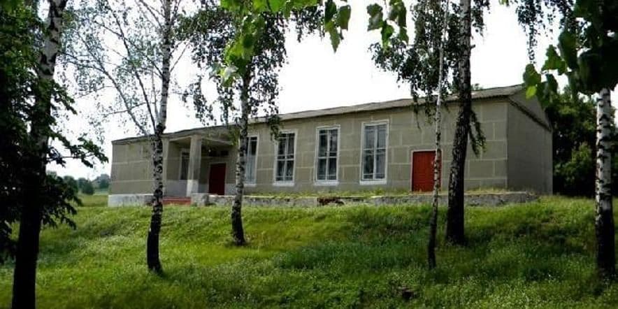 Основное изображение для учреждения Русскопореченская модельная сельская библиотека